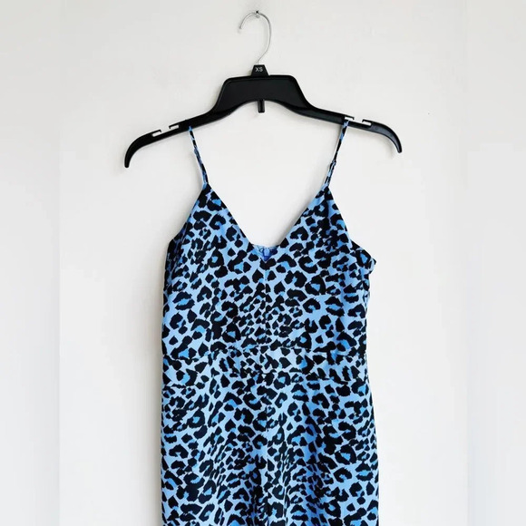 BANANA REPUBLIC | Blue Animal Print Wide Leg Jumpsuit | 2 - Picture 3 of 5